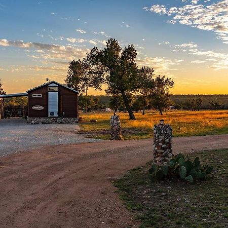 Rockin' R - Morning Star Cabin Фредериксбург Екстериор снимка