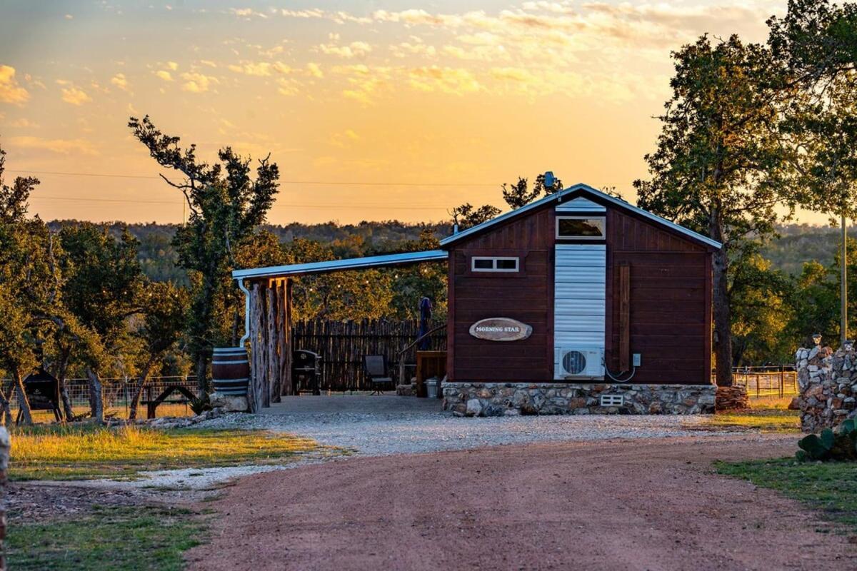 Rockin' R - Morning Star Cabin Фредериксбург Екстериор снимка