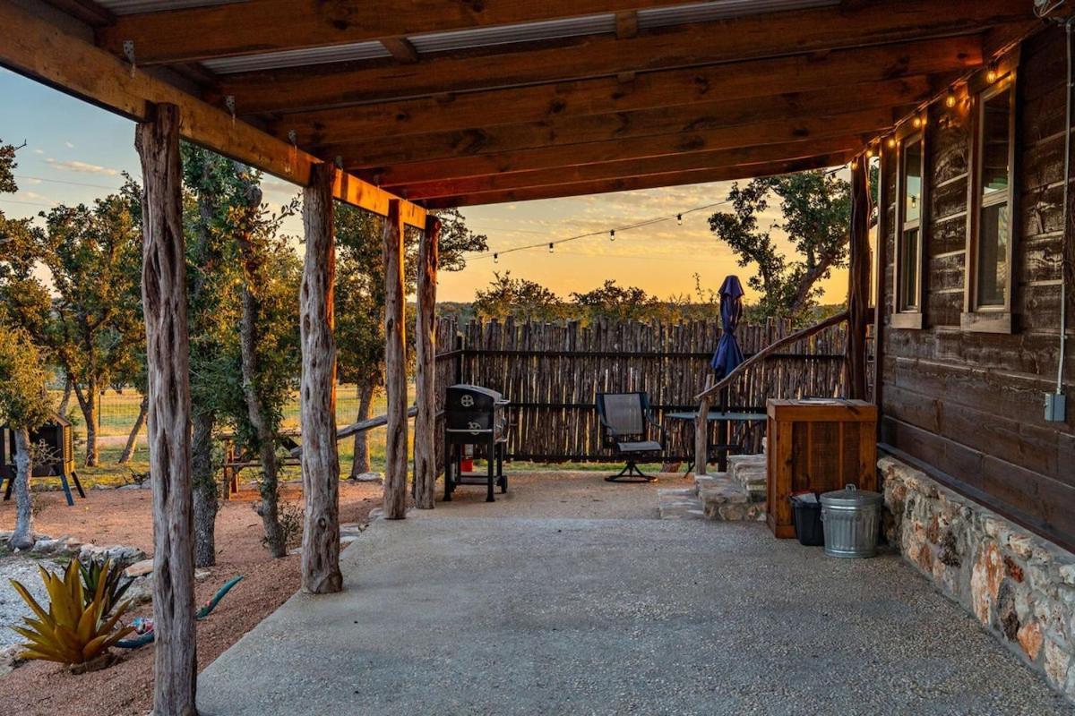 Rockin' R - Morning Star Cabin Фредериксбург Екстериор снимка