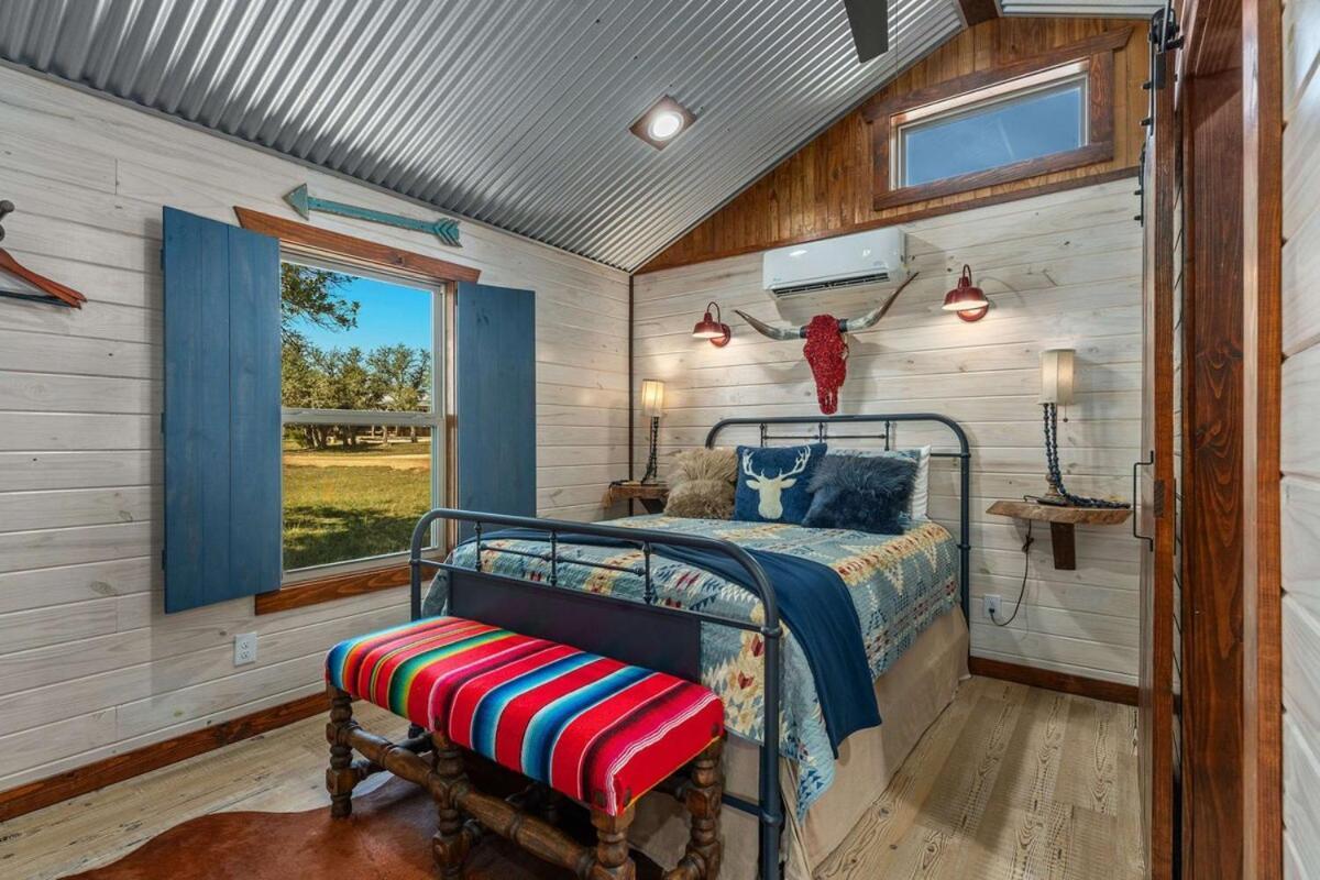 Rockin' R - Morning Star Cabin Фредериксбург Екстериор снимка