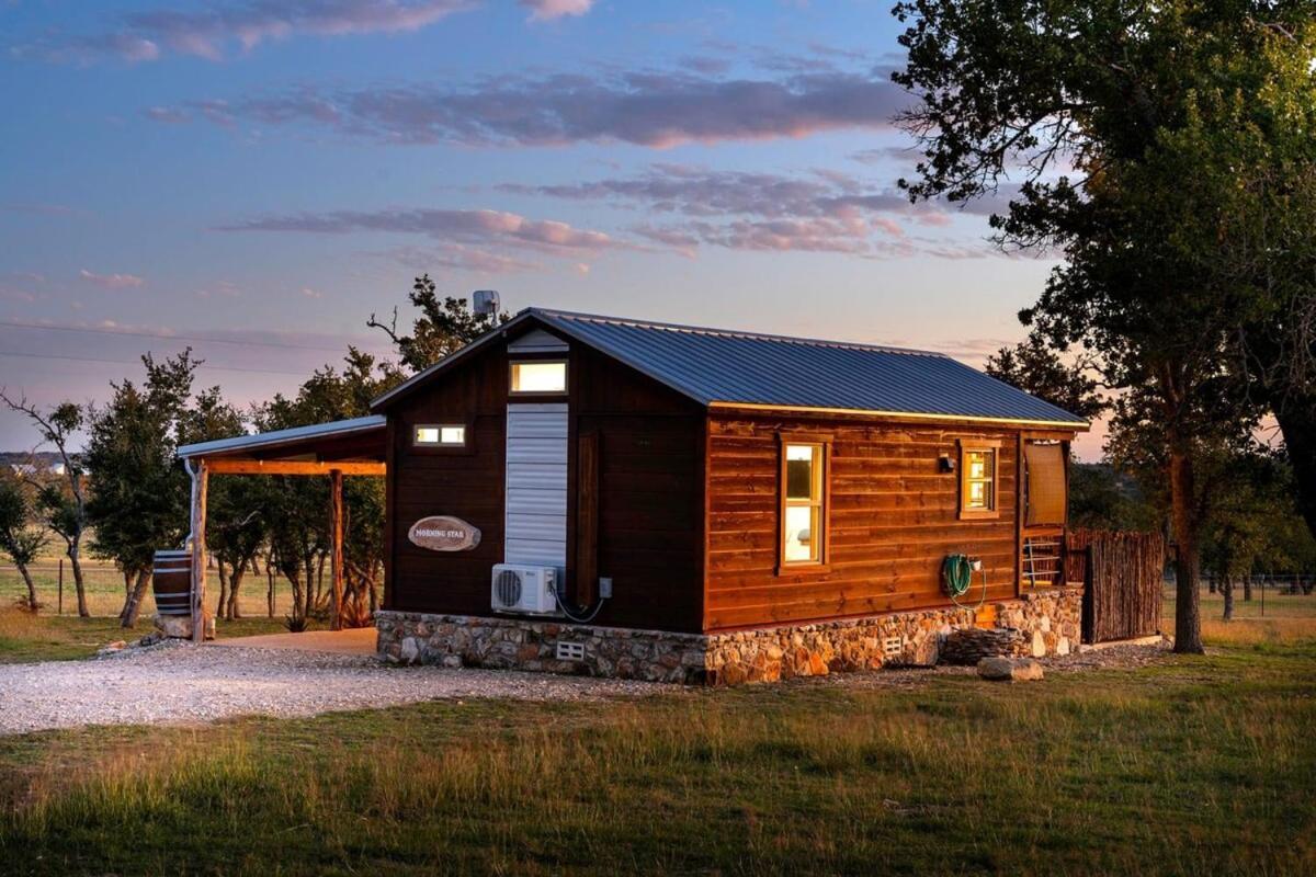 Rockin' R - Morning Star Cabin Фредериксбург Екстериор снимка