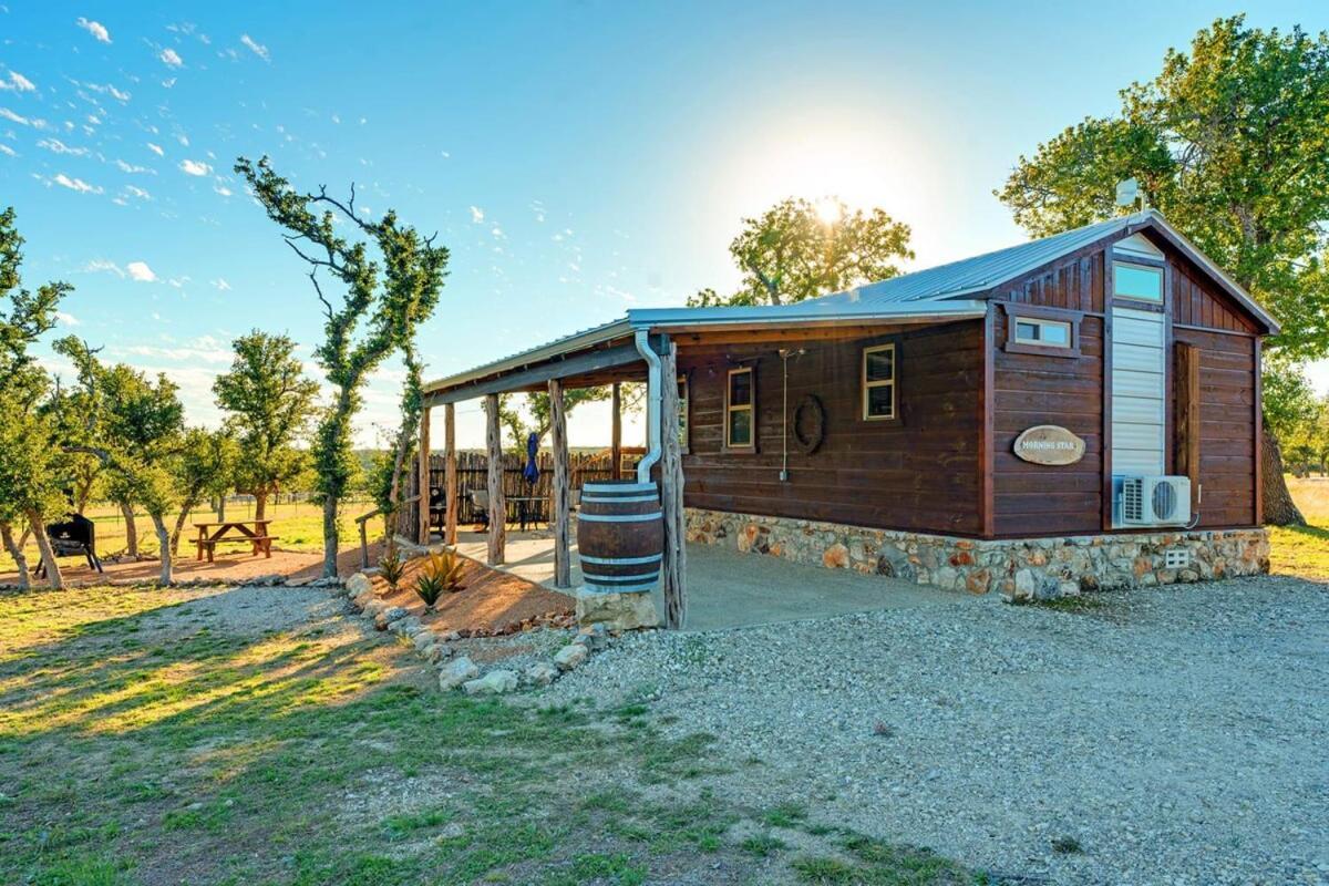 Rockin' R - Morning Star Cabin Фредериксбург Екстериор снимка