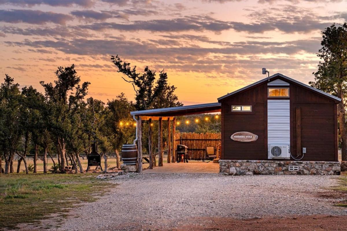 Rockin' R - Morning Star Cabin Фредериксбург Екстериор снимка