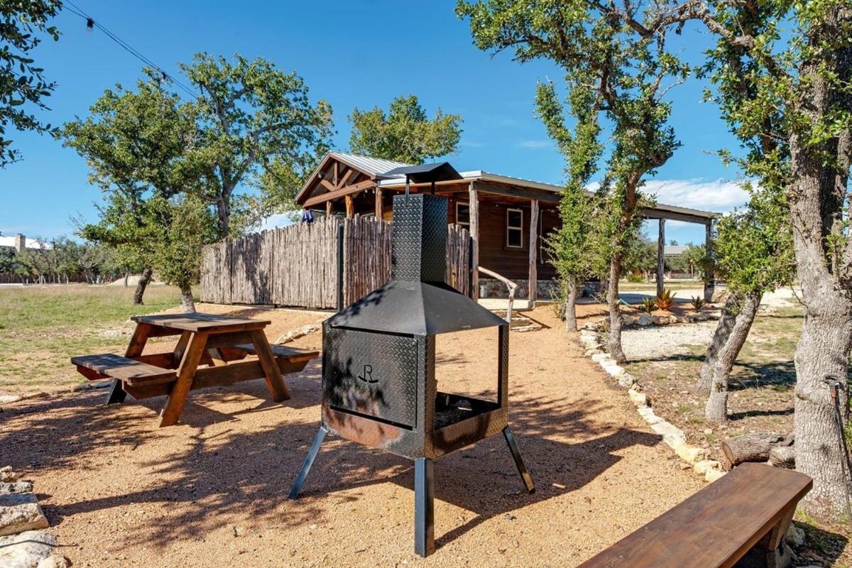 Rockin' R - Morning Star Cabin Фредериксбург Екстериор снимка