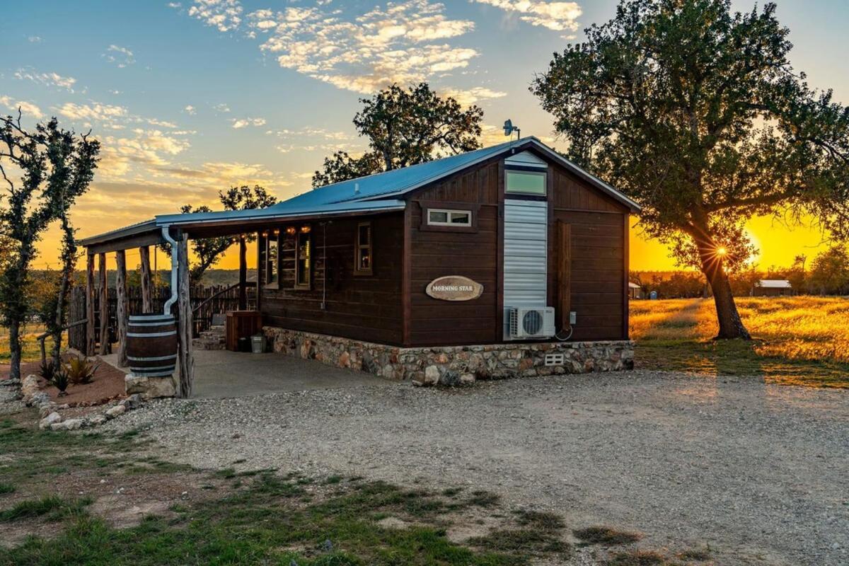 Rockin' R - Morning Star Cabin Фредериксбург Екстериор снимка